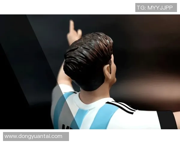 热门足球球星亚克力挂件精美设计收藏与球迷必备周边推荐